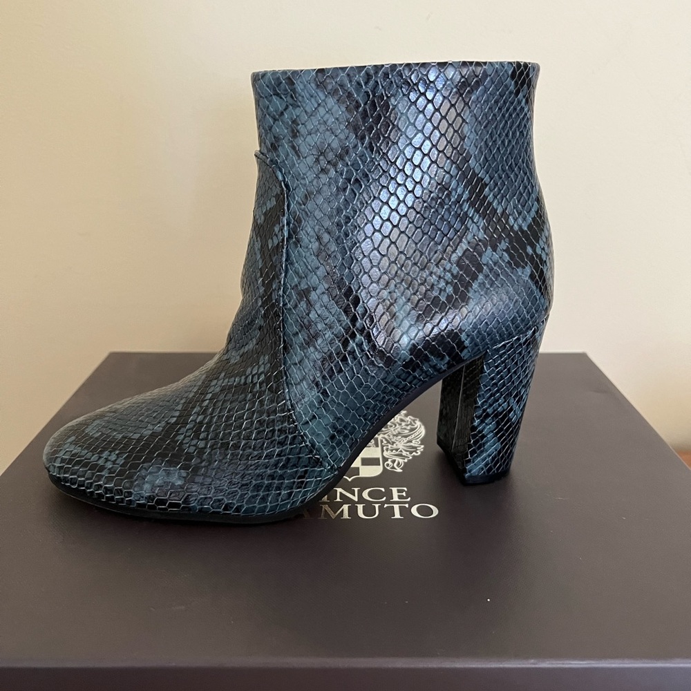VINCE CAMUTO Sanstan bootie dark teal snake leather -6.5-NIB! - Picture 4 of 8